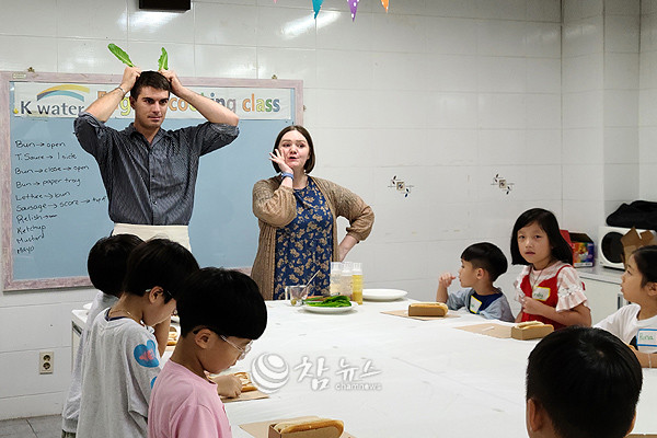 인제영어교육센터(인제ㆍ기린)가 지난 11일 2학기 정규프로그램 운영을 시작했다. (사진=인제군청 제공)