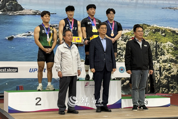 양구군청 직장운동경기부 소속 이창호 선수(67kg급)가 역도 일반부에서 인상 1위, 용상 4위, 합계 2위의 뛰어난 성적을 거두었다. (사진=양구군청 제공)