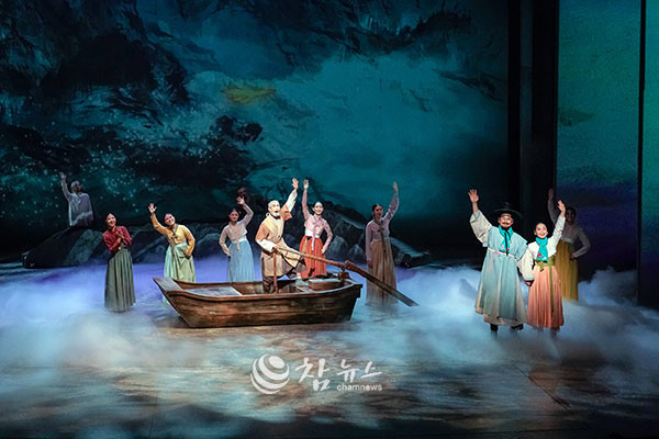 강원 정선군은 지역 대표 공연 콘텐츠인 뮤지컬 퍼포먼스 ‘아리아라리’ 상설 공연에 앞서 31일 오픈 드레스 리허설을 개최하고 공연 완성도를 최종 점검하고 있다. (사진=정선군청 제공)